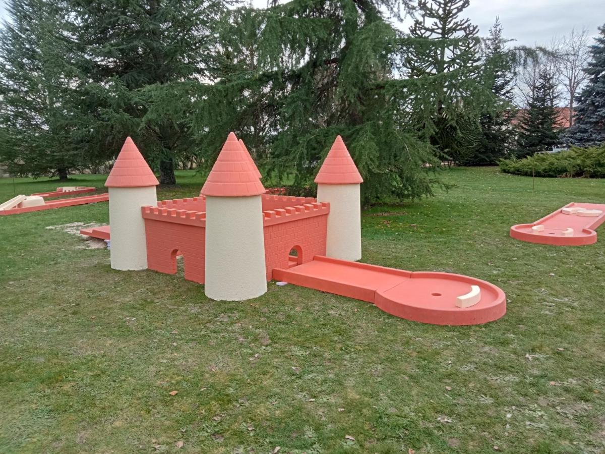 A L'Oree Du Parc Saint-Priest-des-Champs Екстериор снимка