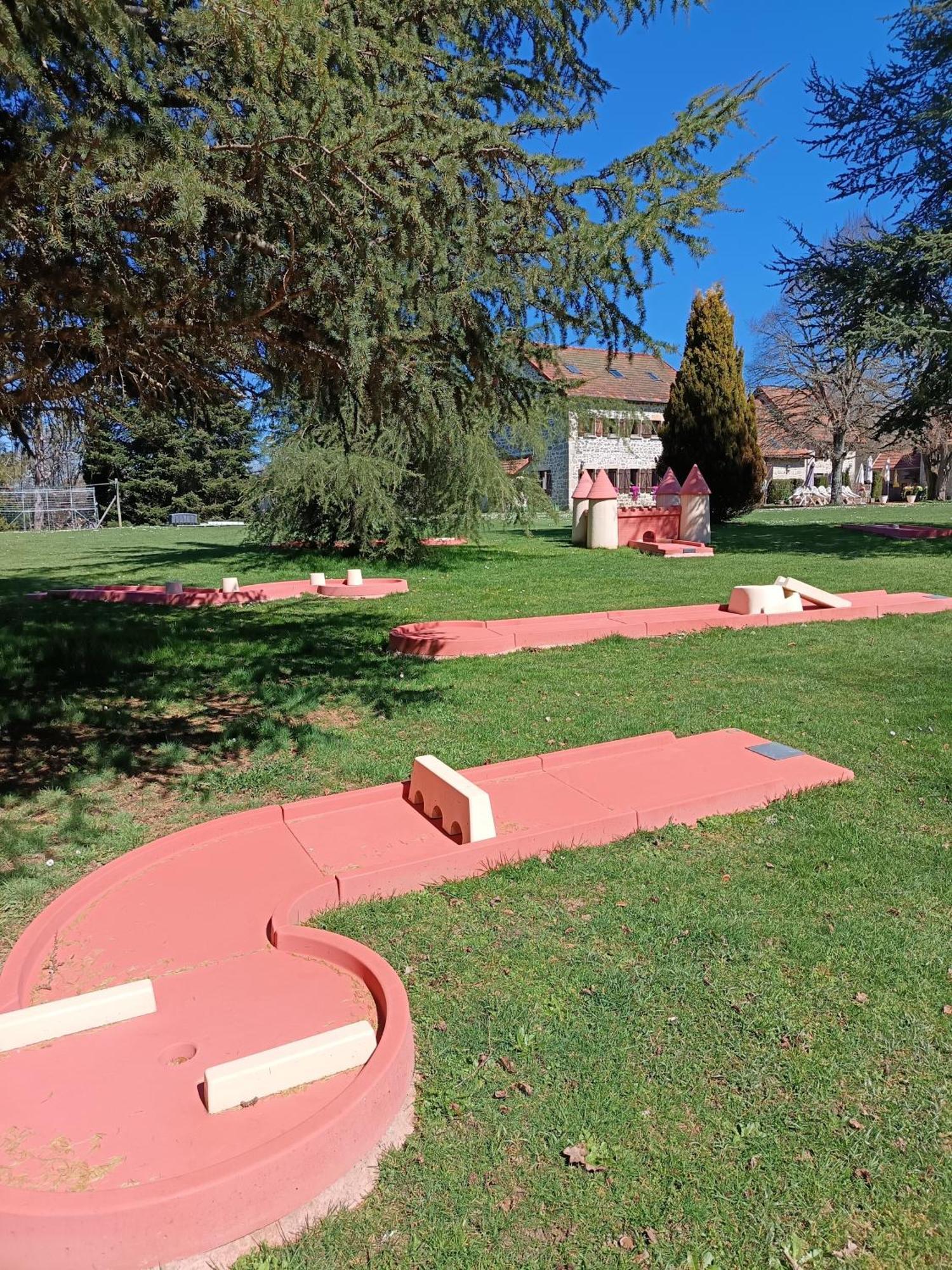 A L'Oree Du Parc Saint-Priest-des-Champs Екстериор снимка