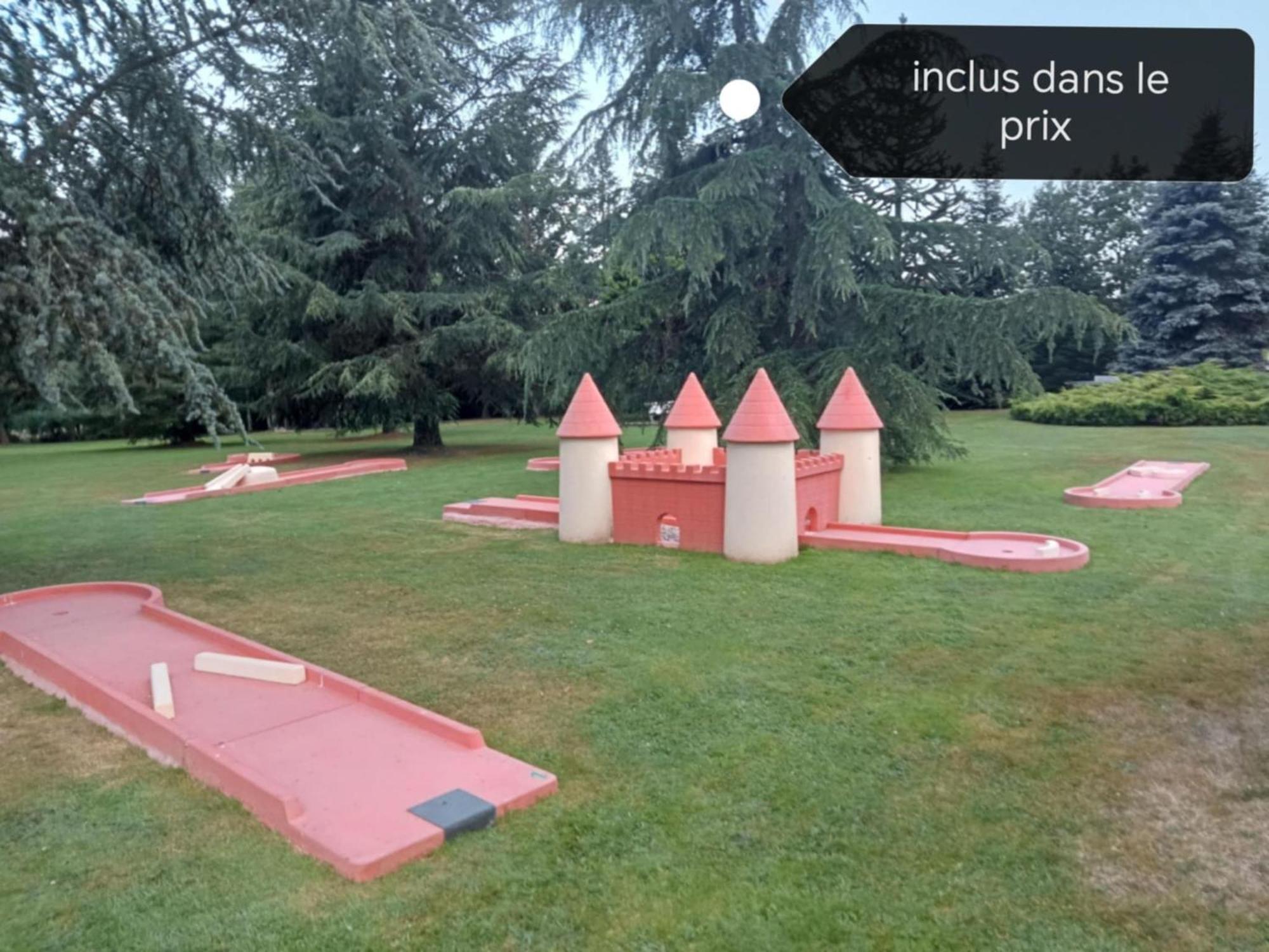 A L'Oree Du Parc Saint-Priest-des-Champs Екстериор снимка
