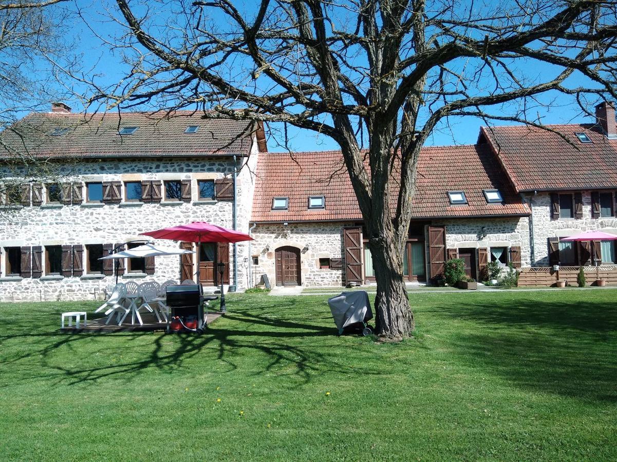 A L'Oree Du Parc Saint-Priest-des-Champs Екстериор снимка